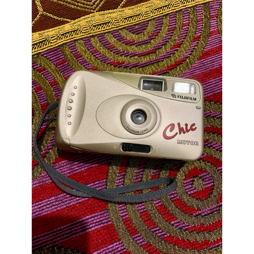 Kamera analog Fujifilm Chic Motor