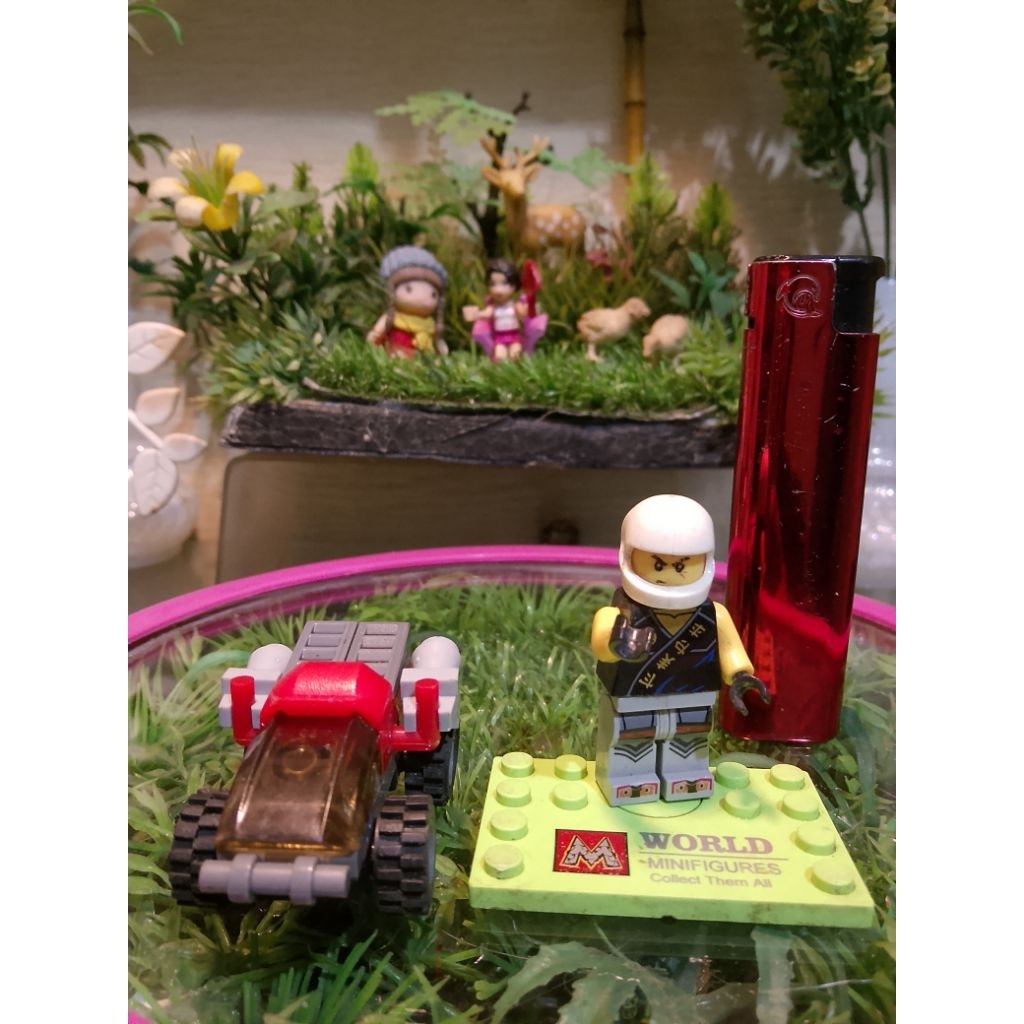 mini figure Lego plus mobil bekas baik