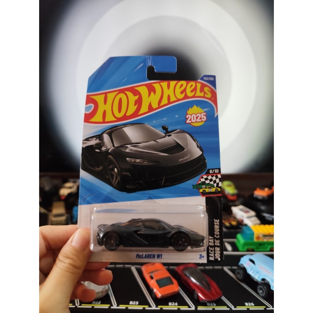 HOT WHEELS FERRARI MCLAREN - HW RACE DAY - RACE DAY JOUR DE COURSE