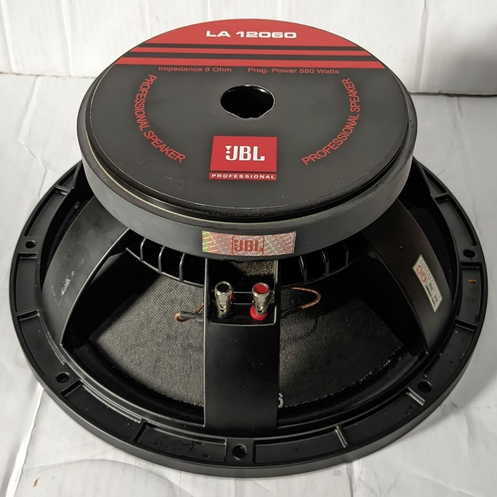 speaker komponen 12 inch JBL LA 12060 Daya 550 watt / voice coil 3 in / speaker 12 inch JBL LA 12060