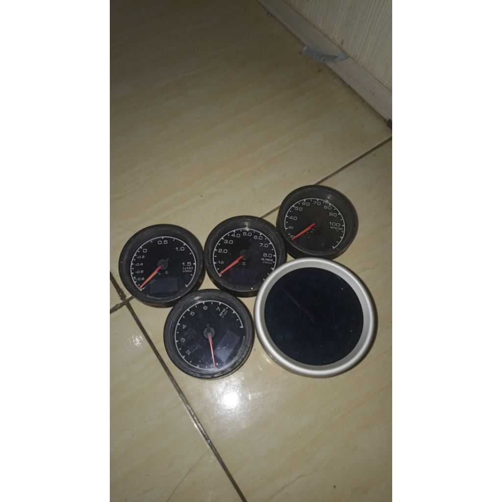 Tachometer Defi & Greedy