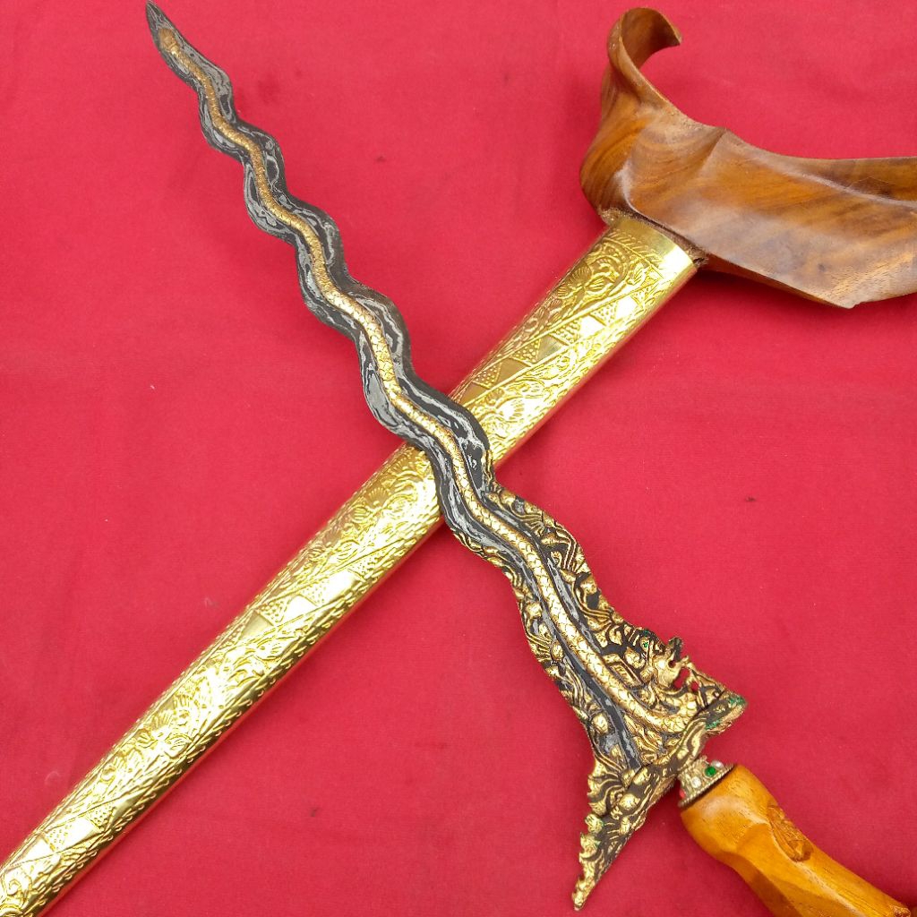 Koleksi Dapur Nogo Sosro Luk 13 Pamor Kulit Semongko Kinatah Kamarogan Sepuh Emas