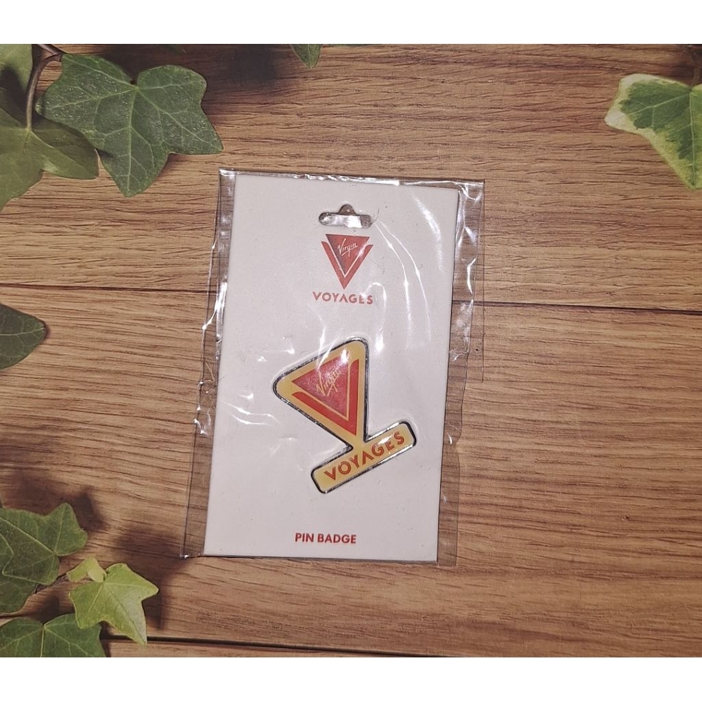 pin kapal pesiar, bros kapal pesiar, souvenir oleh-oleh kapal pesiar