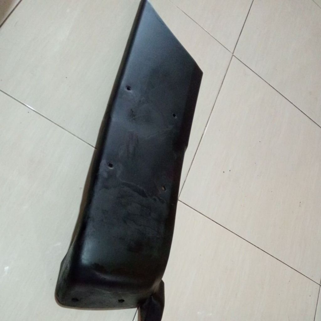kuping danduk bemper belakang panther th 93-99 CC 23-25 grand royal hi grade   sebelah kanan origina