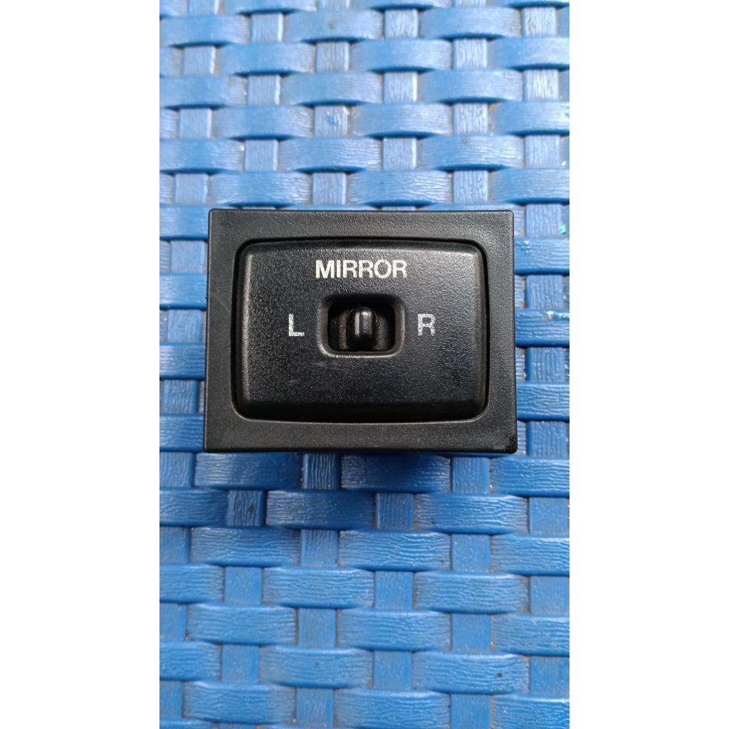 Tombol Spion Suzuki Esteem 1.6