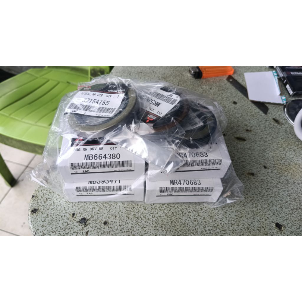 Bearing gardan belakang 4x2 matic  Pajero Exceed asli