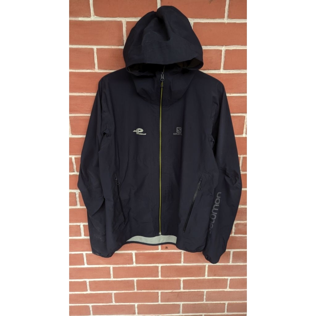 jaket outdoor Salomon gorpcore