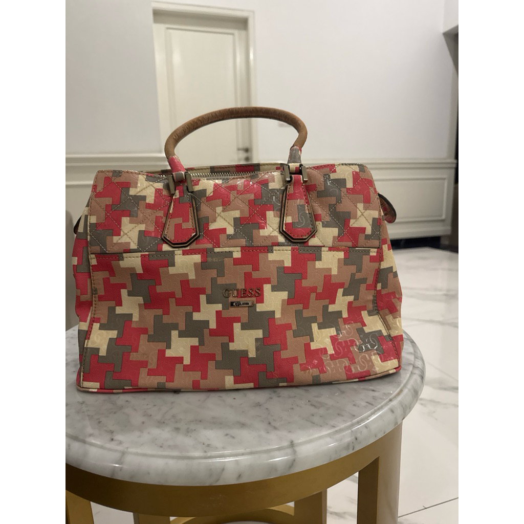Tas guess ori preloved