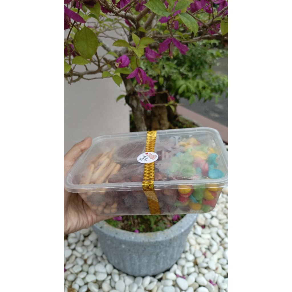 Jajanan jadul Coco crunch mix bistik (biskuit stik), 650ml