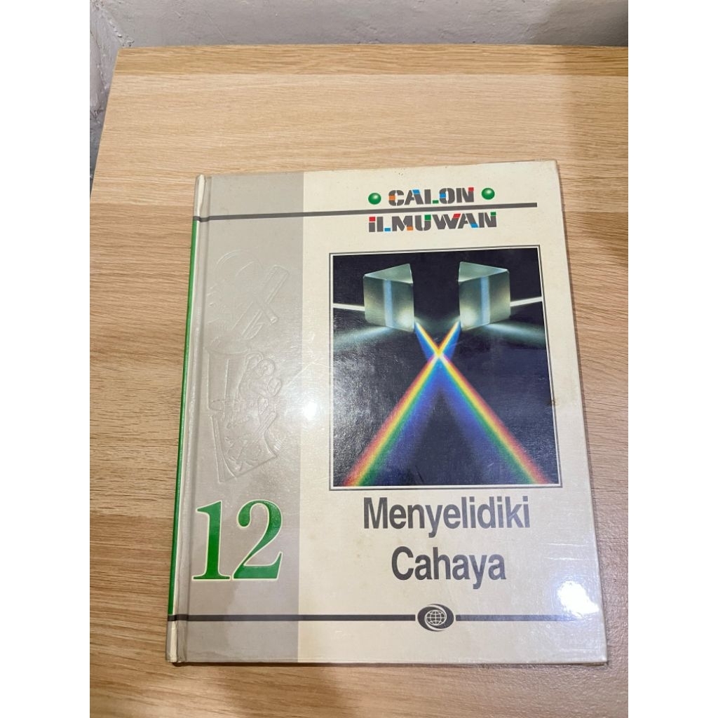 Buku Anak Calon Ilmuwan 12: Menyelidiki Cahaya - Vintage/Preloved