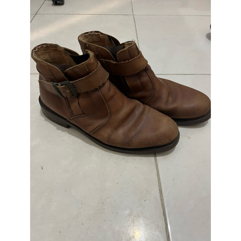 preloved CLARKS Brown Leather Ankle Boots