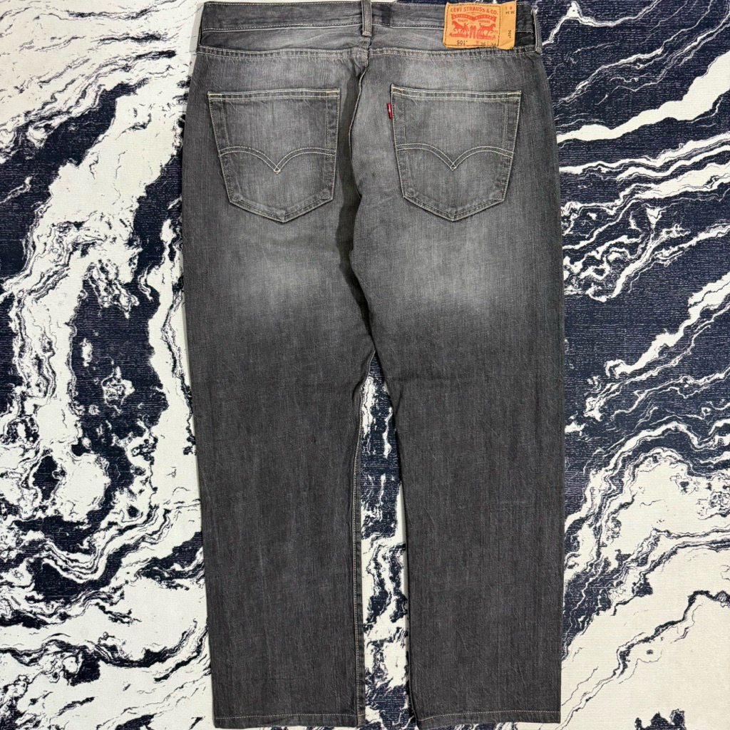 Levis 501 button 4001 straight leg jeans