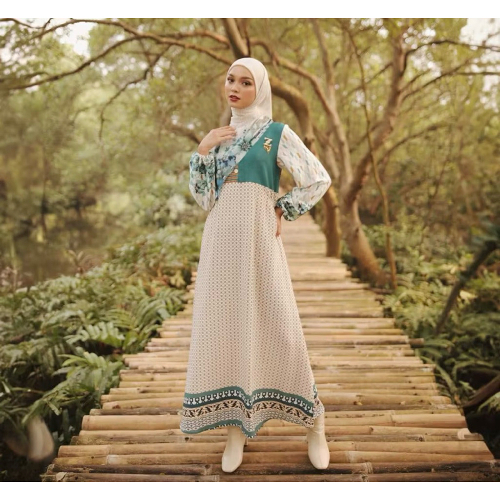 new zaskia sungkar qiana dress size M