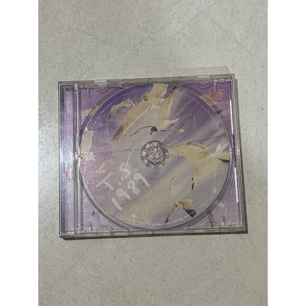 preloved cd taylor swift 1989