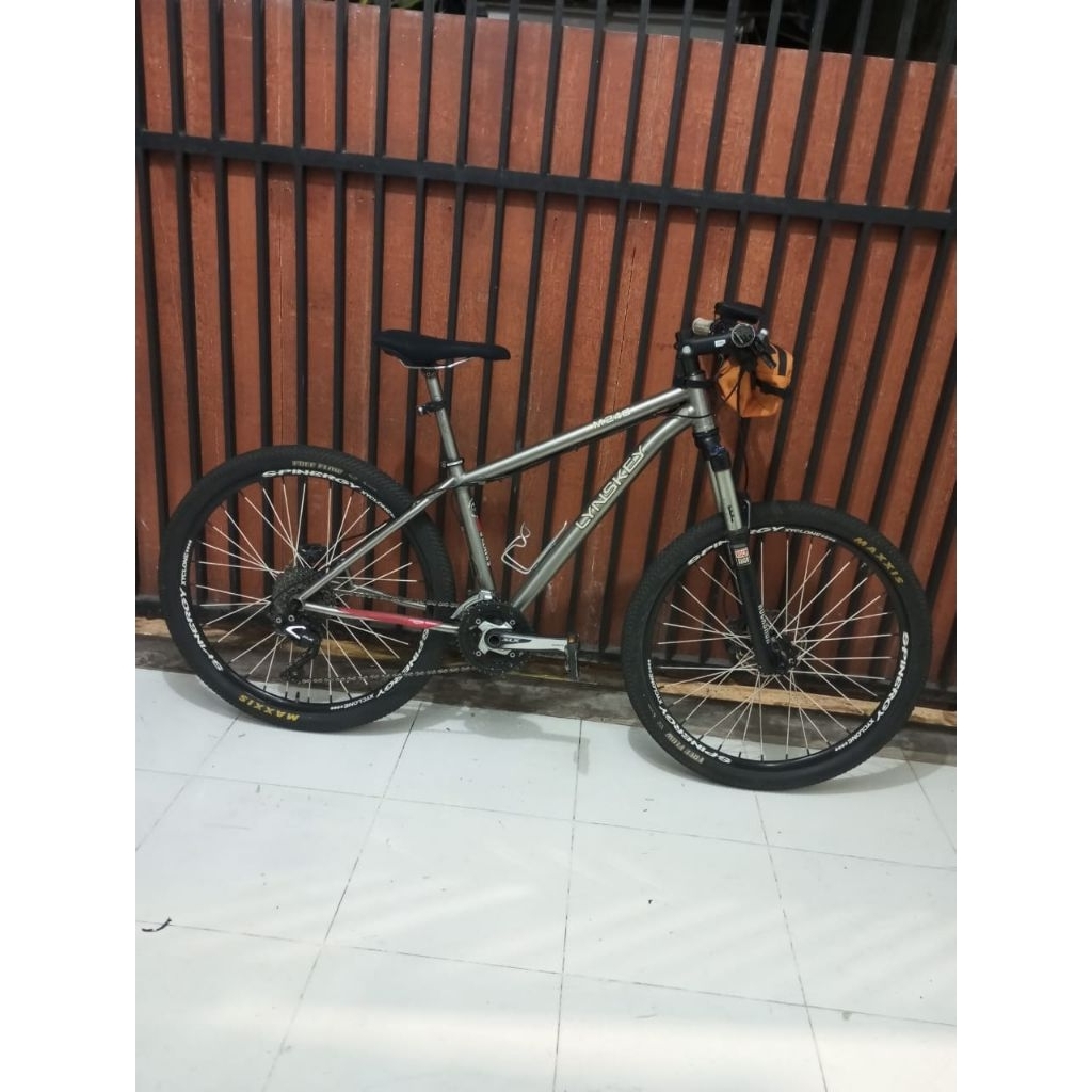 Mountain BikeTitanium. Lynskey 26"