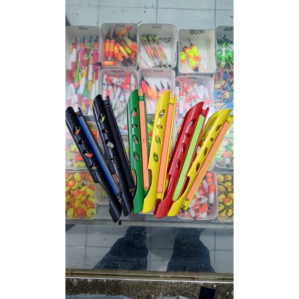 Klem tegek gulungan senar joran rapih tegak gagang