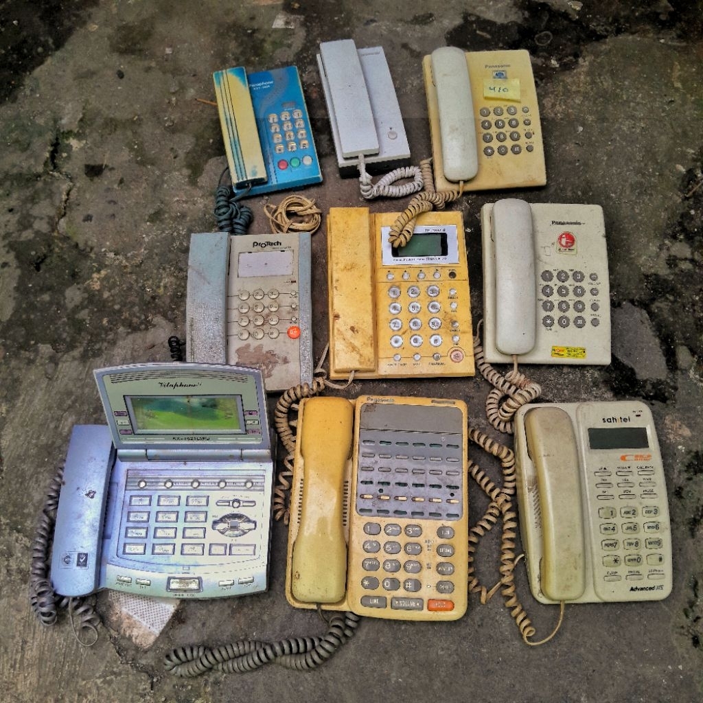 TELEPON RUMAH lawas jadul antik kondisi mati gambling hanya untuk pajangan klasikan