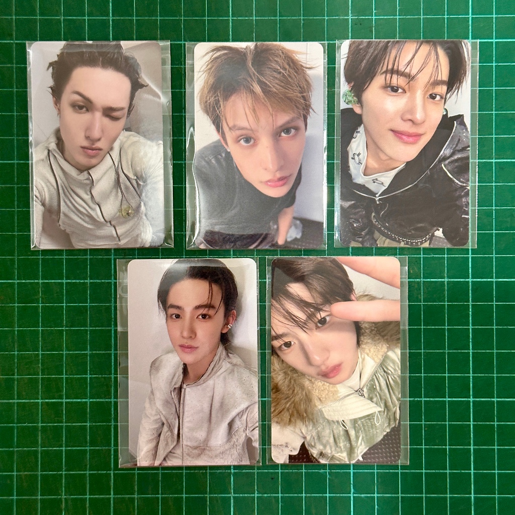 CORTIS - Color Outside The Lines Photocard PC MUSIC ART YEAR END GIFT