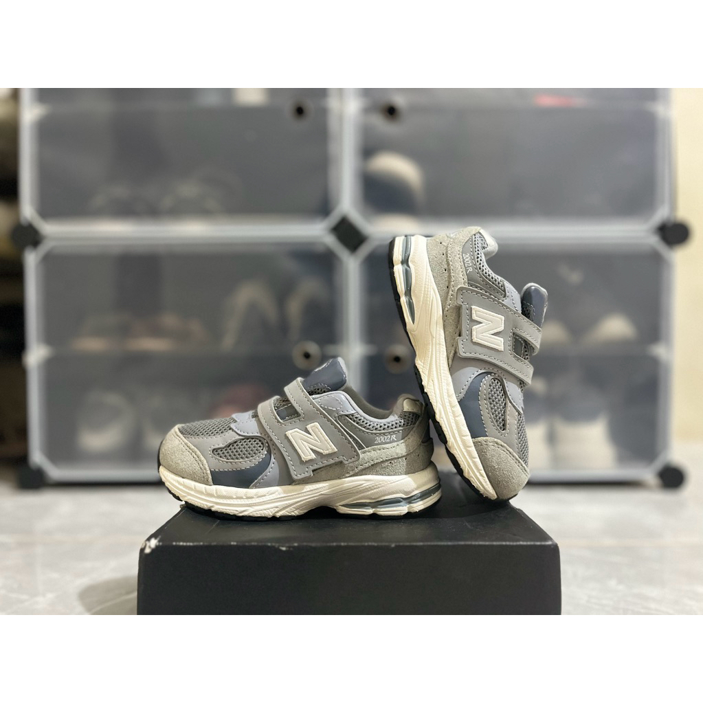 Sepatu Anak Preloved/Second Kids NB 2002R Size 27.5