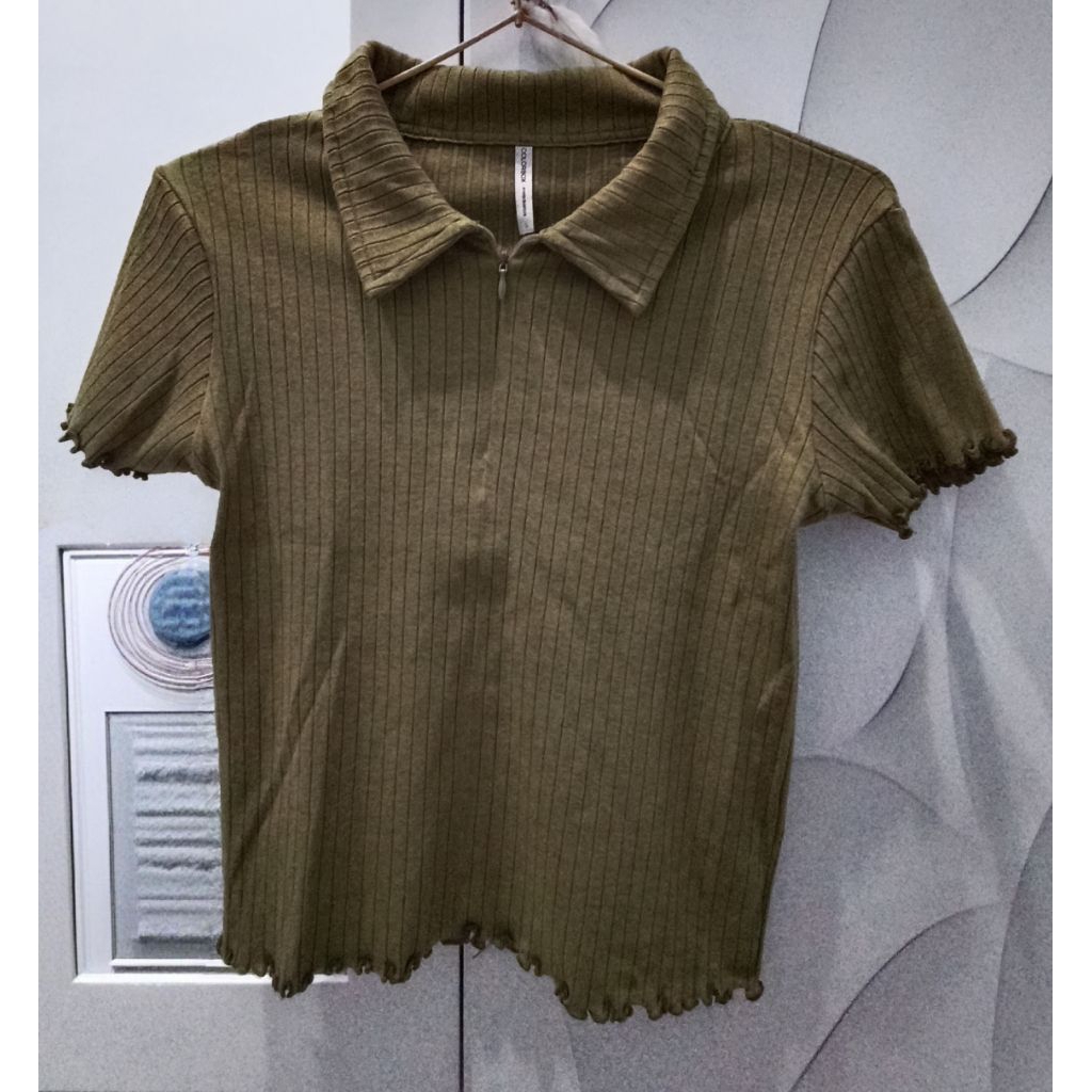 Colorbox Kaos Wanita Crop Kerah Lengan Pendek/Kaos Crop Zipper