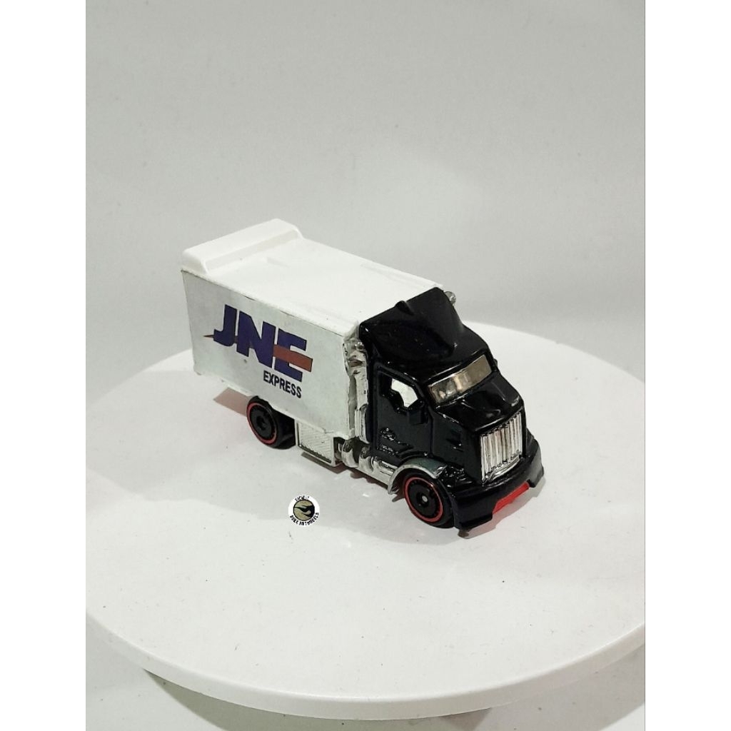 Hot Wheels Hiway Hauler JNE Diecast RBH