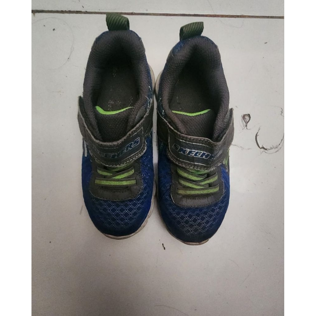 preloved skecher anak size 28