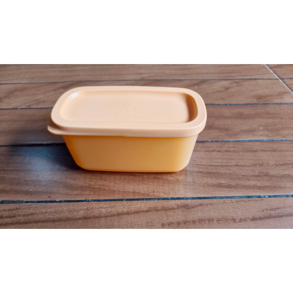 Petit petite Fiesta oren 1 pc Tupperware