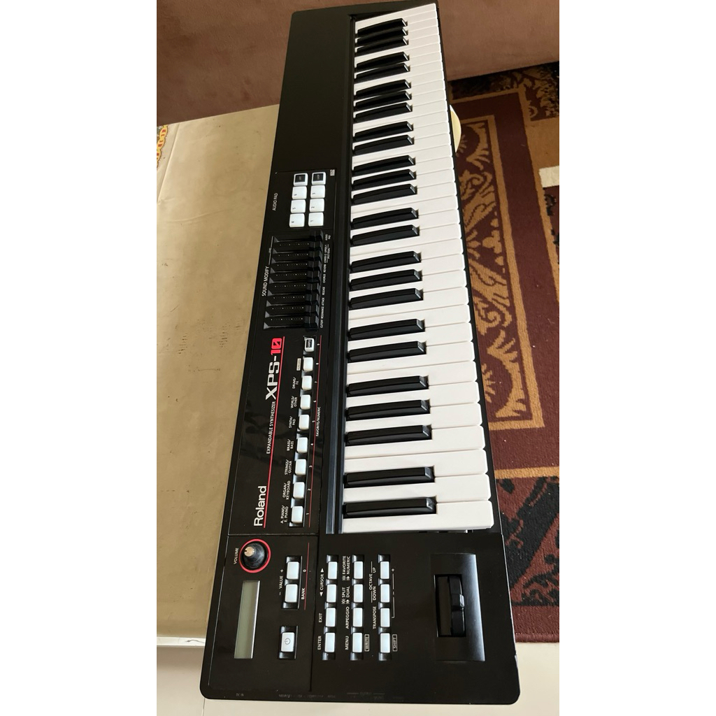 Roland XPS - 10 bekas pemakaian
