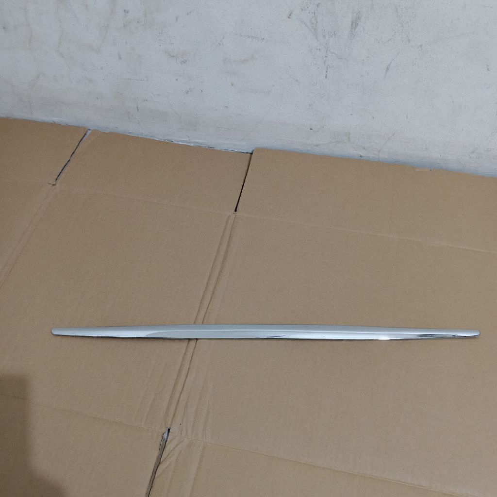 LIST TRUNKLID/ BACK LIST TRUNKLID AVANZA XENIA CHROME