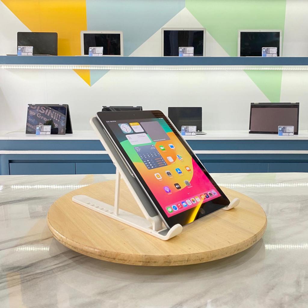 Apple iPad 6th Gen 128GB WiFi Only - iOS 17.7 (Unit Only)