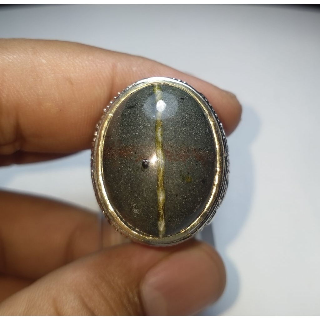 Batu tapak jalak badar besi