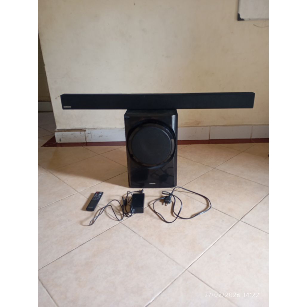 SAMSUNG WIRELESS AUDIO SOUNDBAR HW-K350  SET LENGKAP kondisi tidak nyala