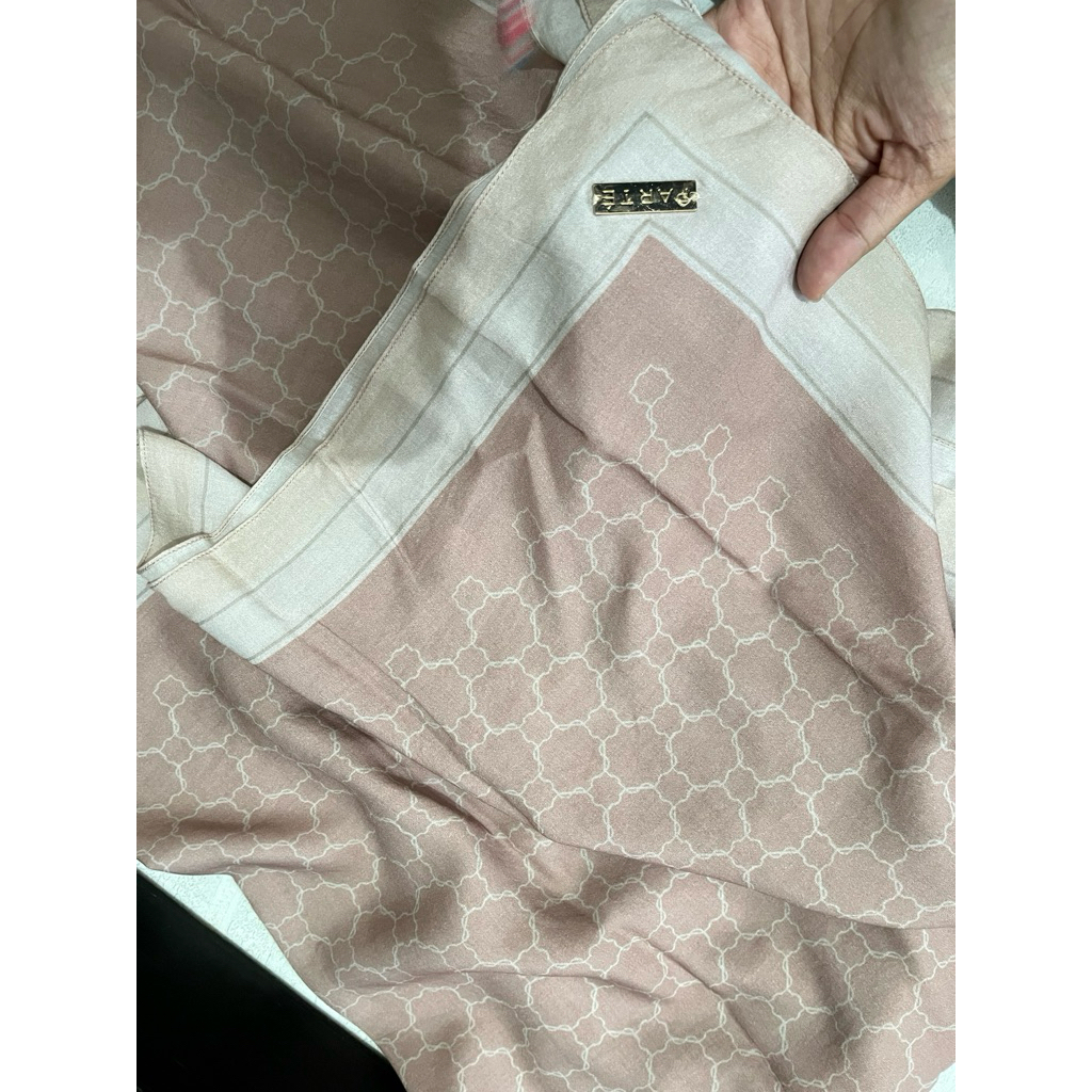 Preloved parte hijab