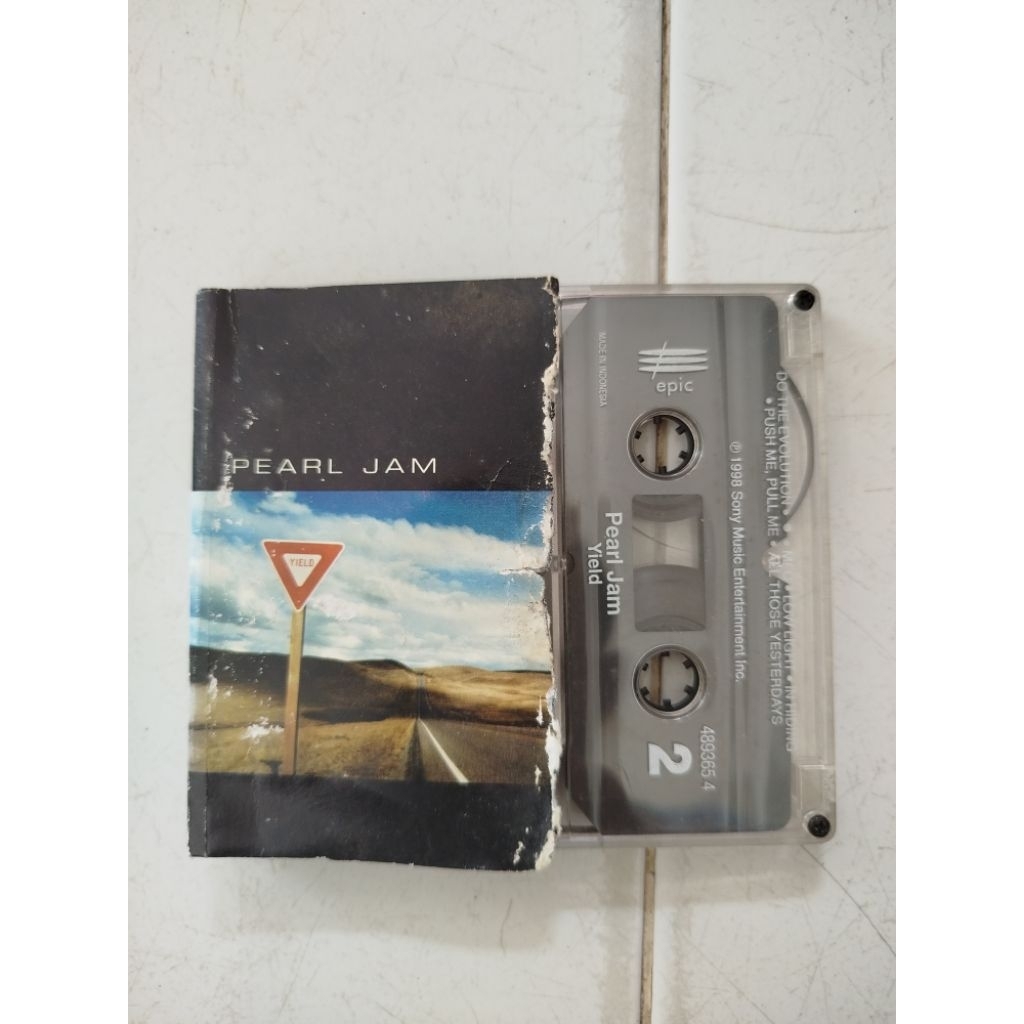 Kaset Pearl Jam