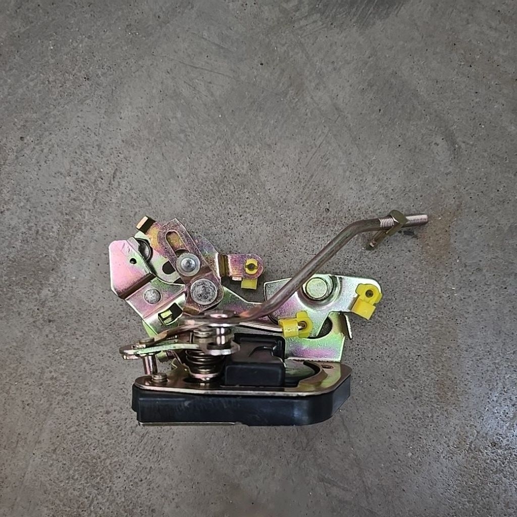 door lock pintu tengah kiri kijang super 5k