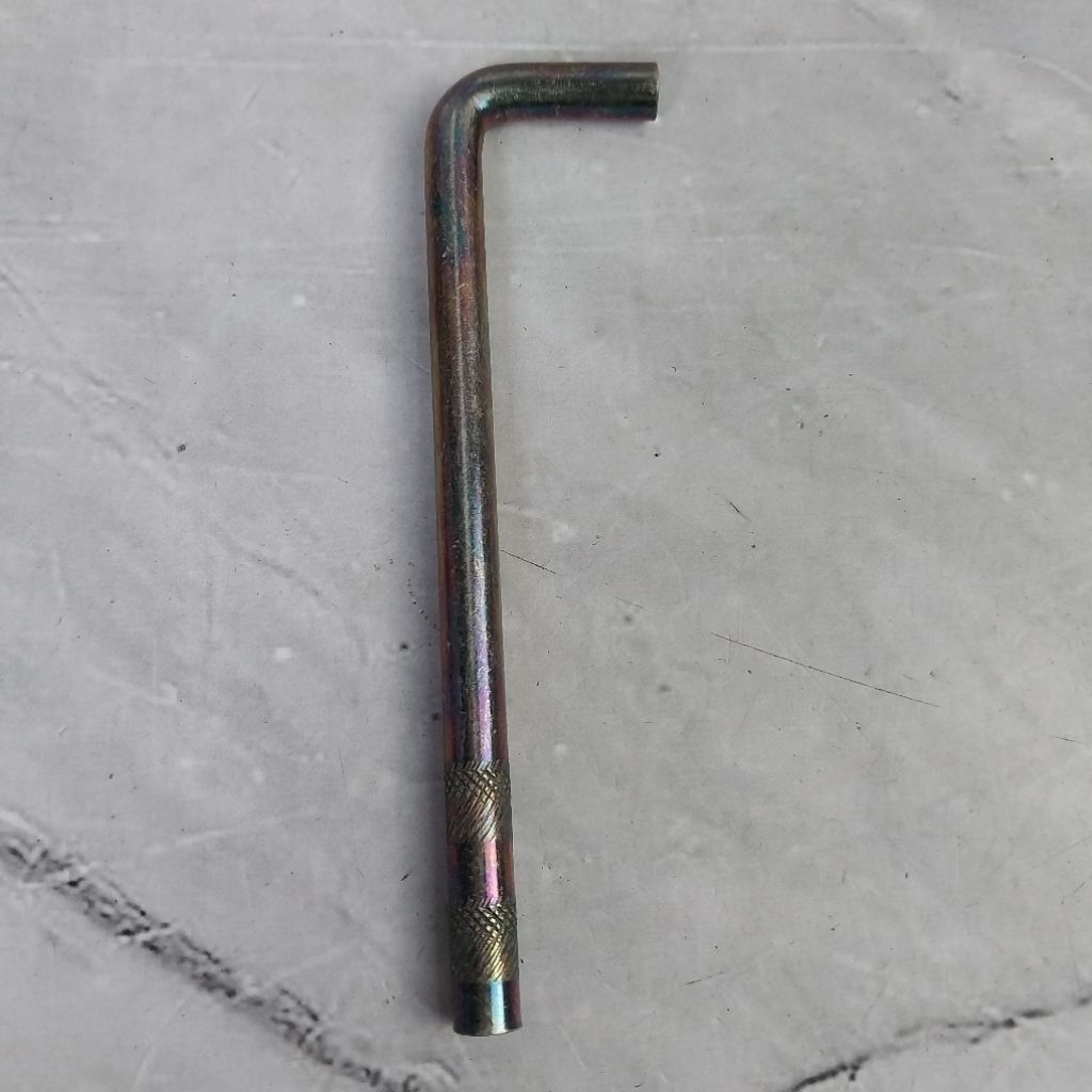 KUNCI BAUT SETELAN KLEP (PANJANG)