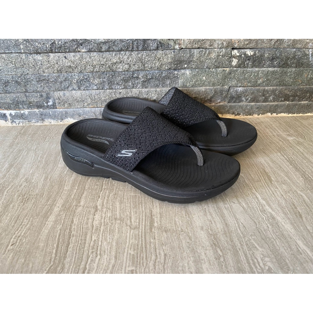 Sandal Hitam Size 35