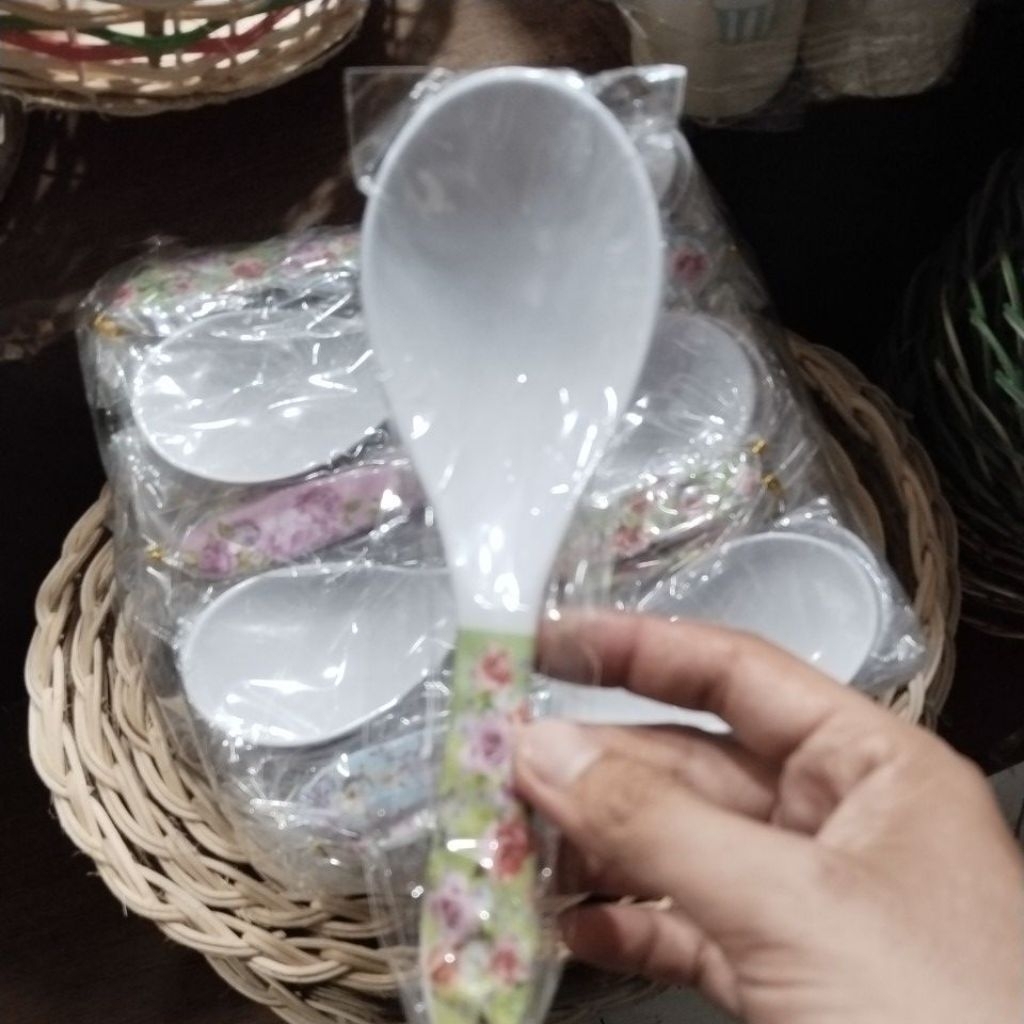 Centong nasi melamin
