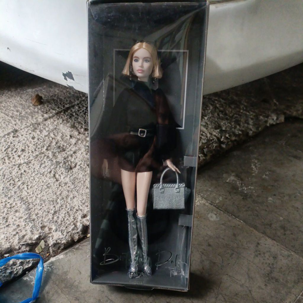 barbie vouge ptmi2023 box agak kusam sedikit