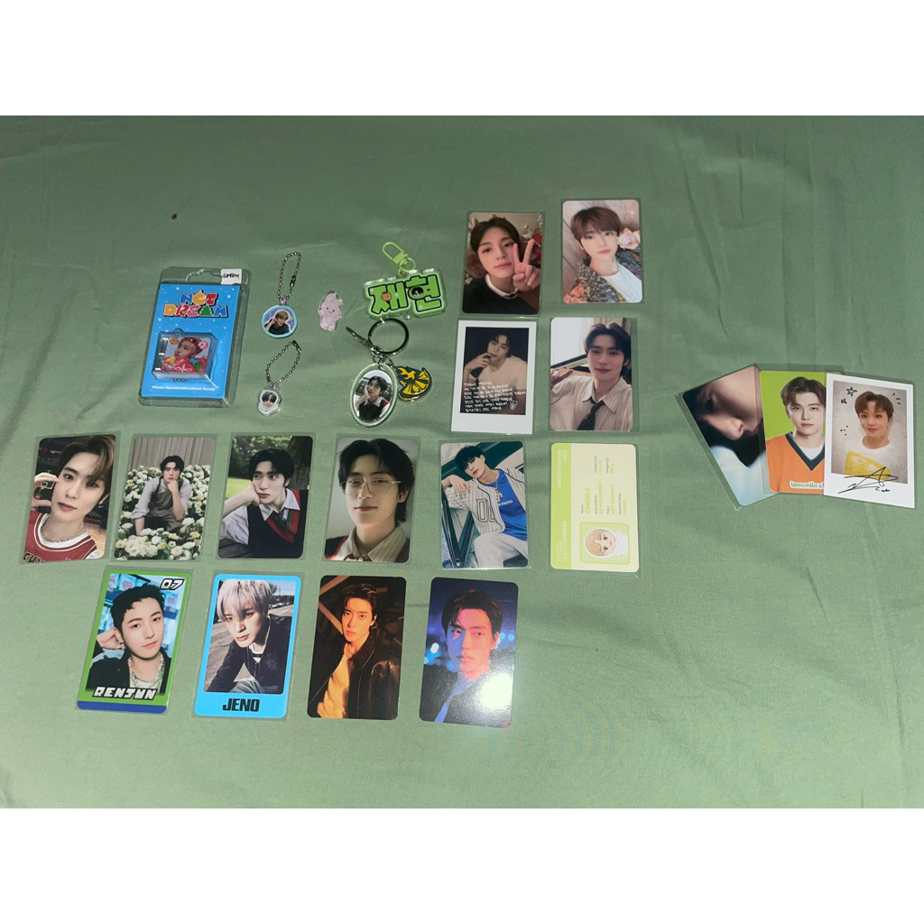 pc album keychain jaehyun pink christmas jeno jaemin renjun dream scape album only (CEK DESK)