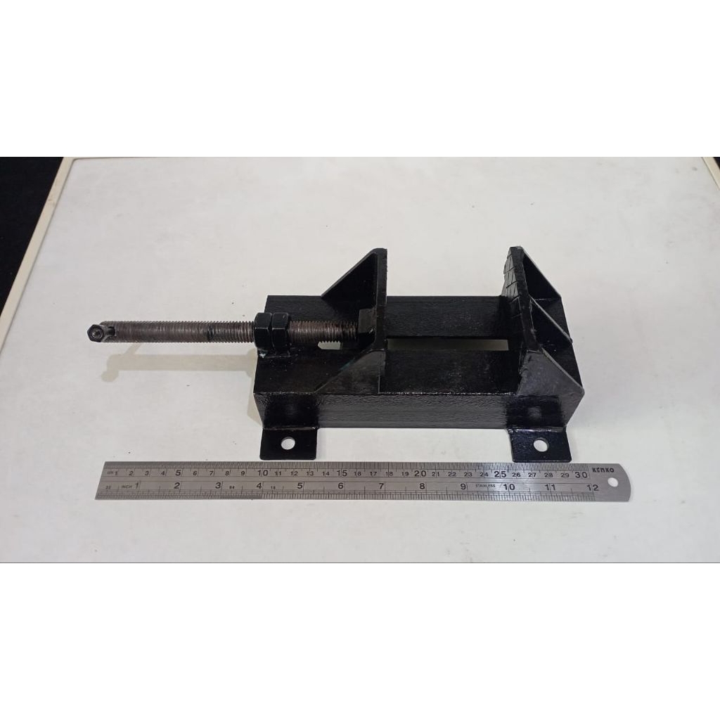 Ragum, catok, penjepit tanggem besi