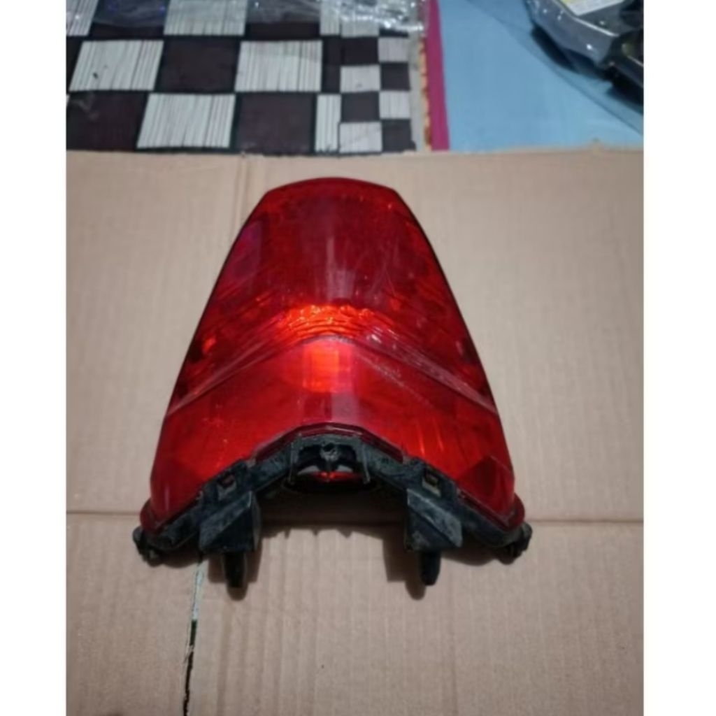 Stoplamp Belakang CBR 150  Original Copotan / LAMPU BELAKANG CBR / LAMPU STOP CBR REPSOL
