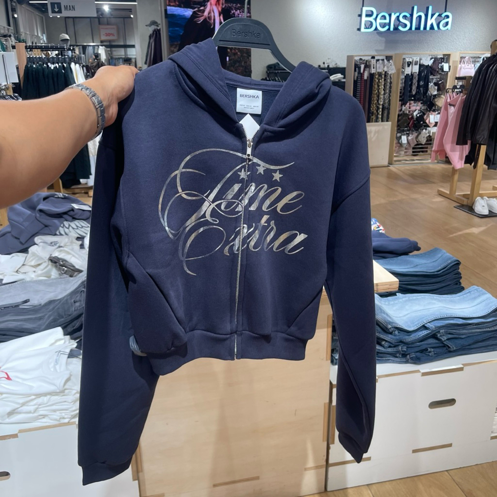 Hoodie Crop BERSHKA Women jastip (jasa titip)