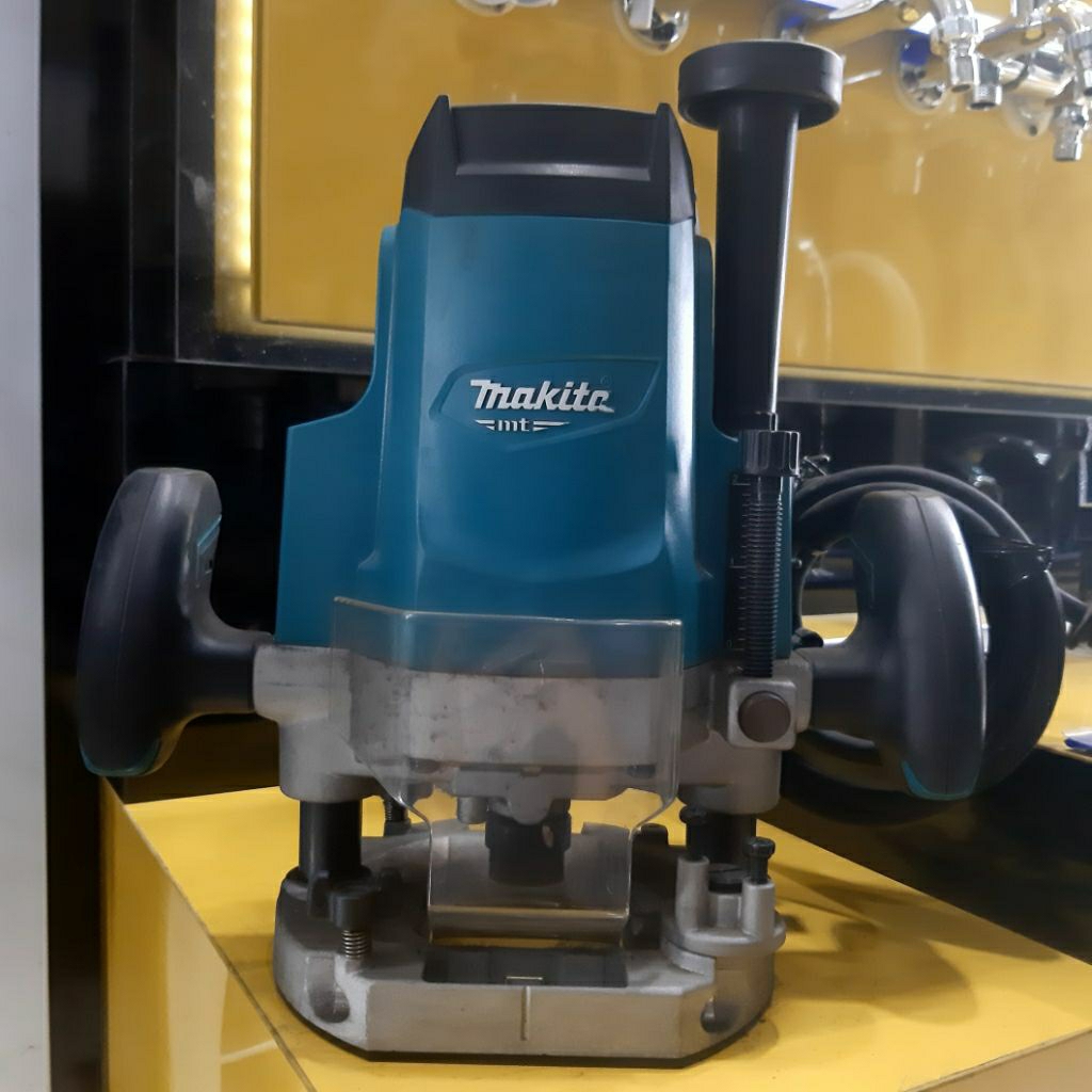 ROUTER MAKITA M-3600B