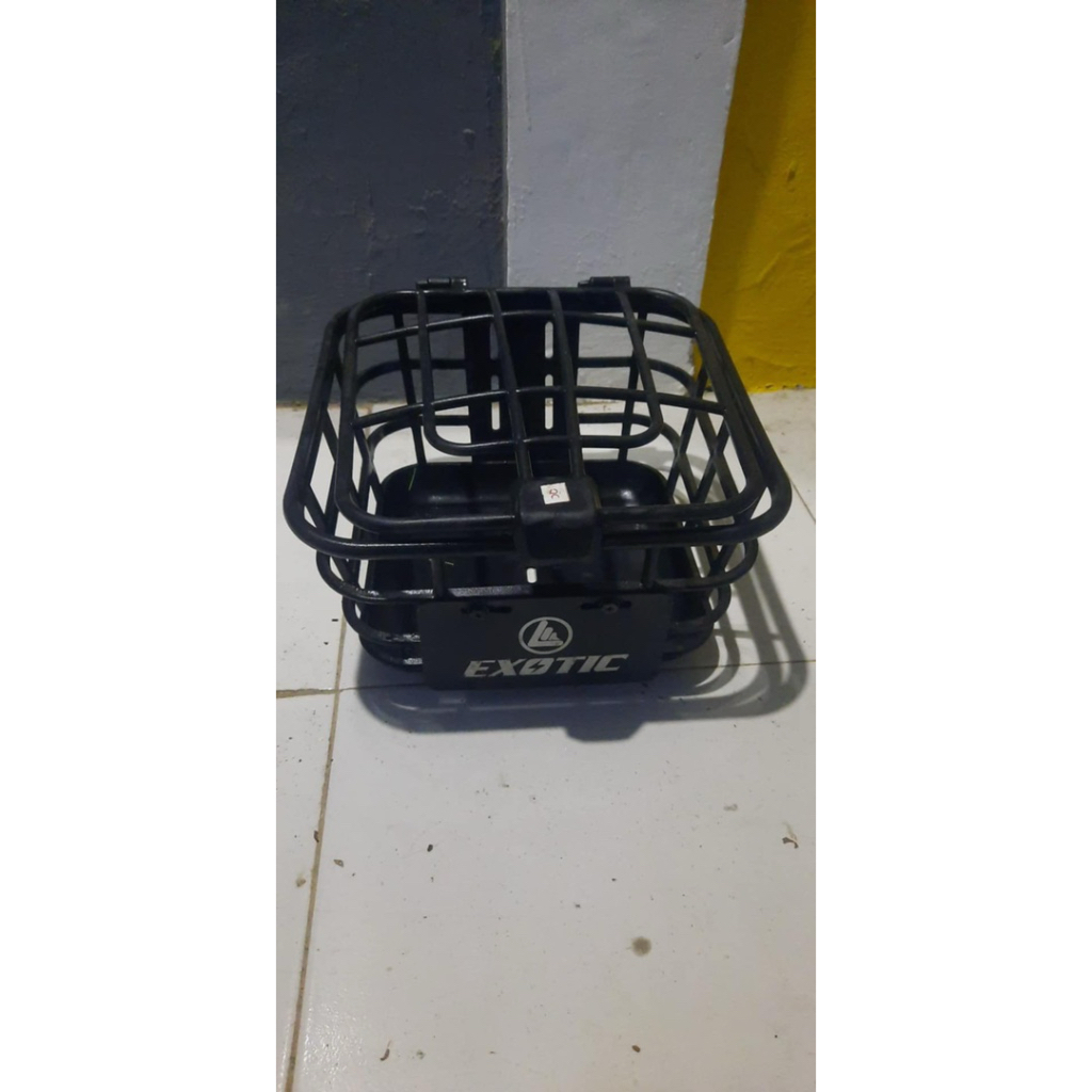 Keranjang sepeda listrik