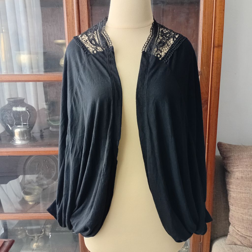 Outer Cape Hitam Brokat Cantik Berlengan Wanita Murah