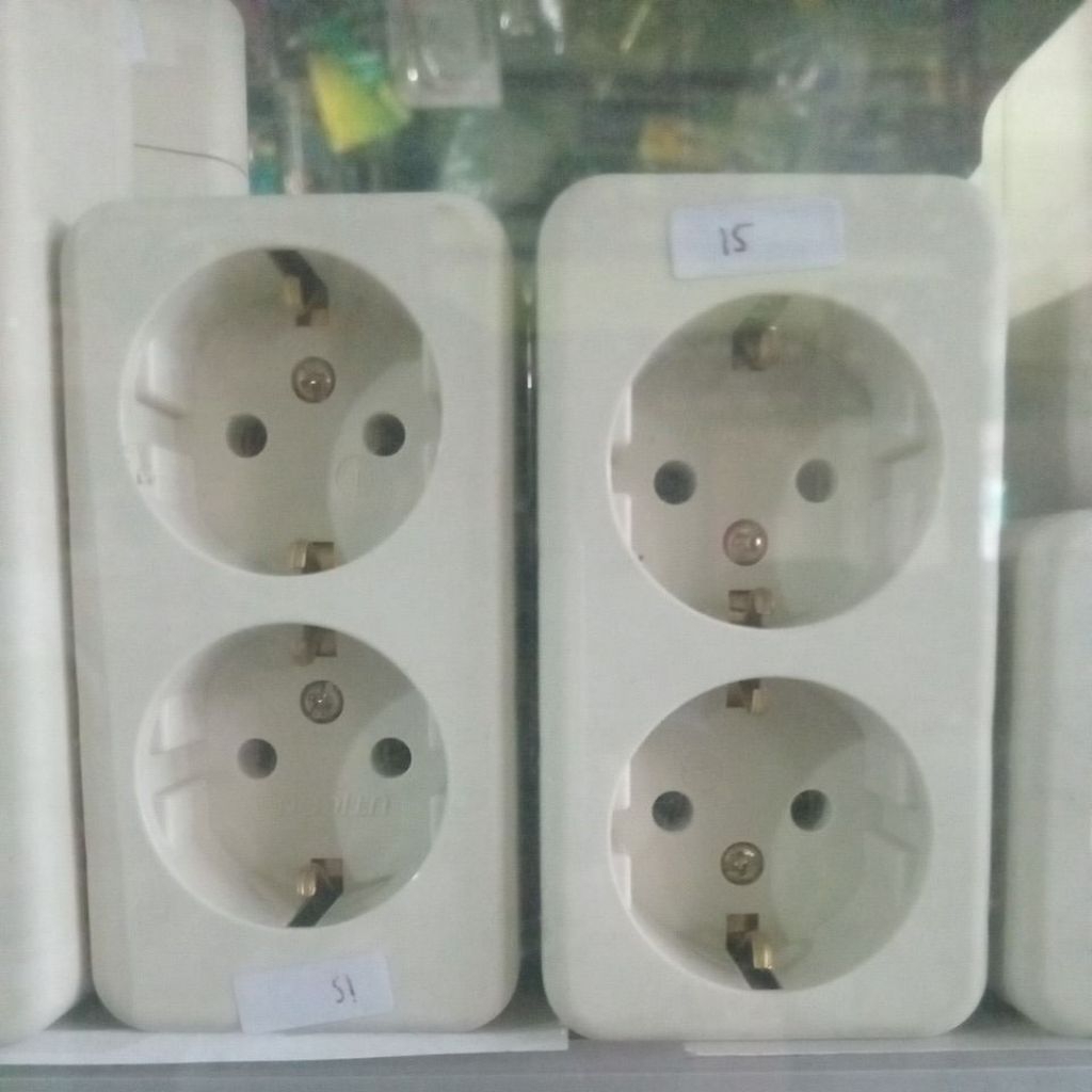 250/stop kontak 2 lubang tanpa kabel