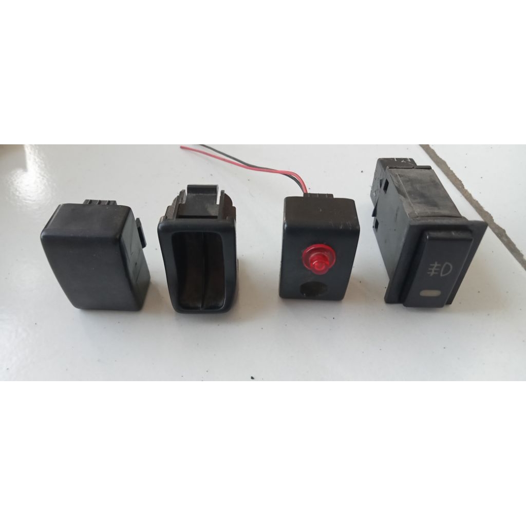 Aksesoris dashboard kanan (copotan baleno 2000-2002)