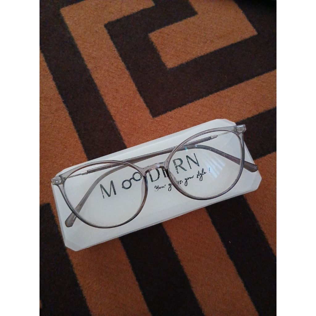 kacamata minus -1.50