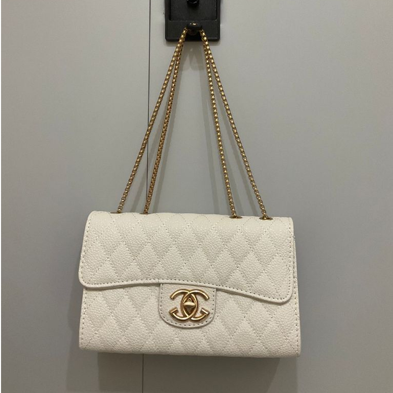 REAL PIC (READY STOCK)  TAS SELEMPANG WANITA WARNA PUTIH MEWAH RANTAI GOLD